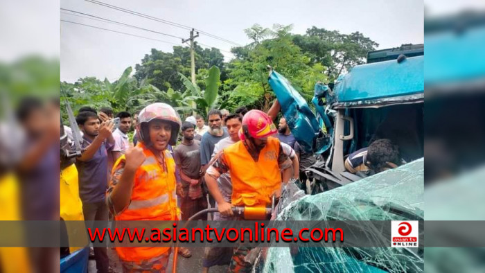 কালীগঞ্জে বাস ও পিকআপের মুখোমুখি সংঘর্ষে নিহত ১