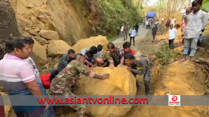 ভারী বৃষ্টিপাতে পাহাড় ধস, বাঘাইছড়ির সাথে সড়ক যোগাযোগ বন্ধ