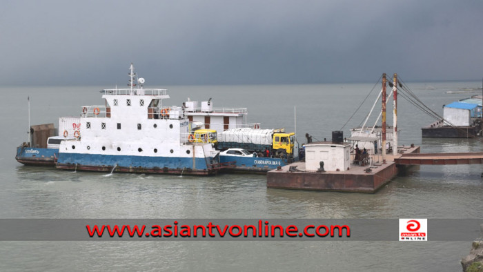 ৩৬ ঘণ্টা পর পাটুরিয়া-আরিচায় ফেরি চলাচল শুরু