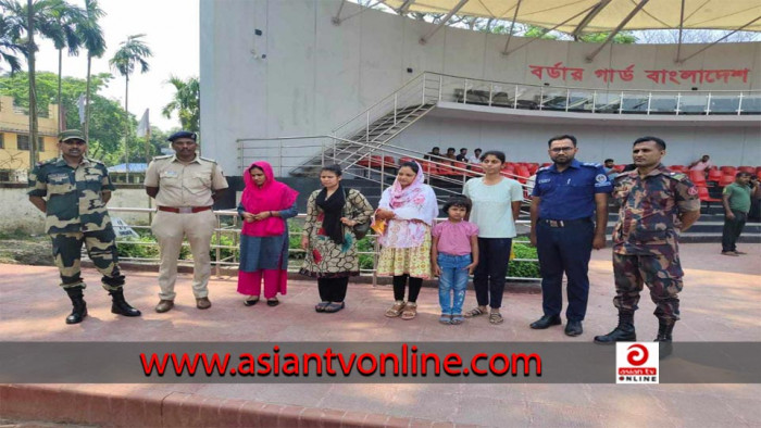 ভারতে পাচার হওয়া ১ শিশুসহ ৩ বাংলাদেশি নারী বেনাপোলে হস্তান্তর