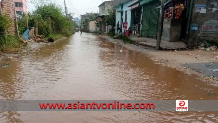 জলাবদ্ধতায় চরম দুর্ভোগে কুতুবপুরের সাধারণ জনগণ