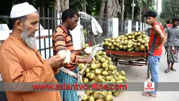 গরমে কদর বেড়েছে কচি তালশাঁসের