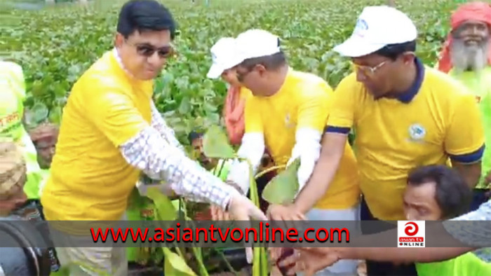 ফরিদপুরে কুমার নদের নাব্যতা ফিরাতে ময়লা অপসারণে জেলা প্রশাসক