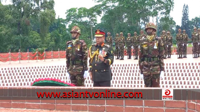 জাতীয় স্মৃতিসৌধে নবনিযুক্ত সেনাপ্রধানের পুষ্পস্তবক অর্পণ