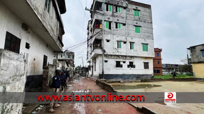 জঙ্গি আস্তানা সন্দেহে নারায়ণগঞ্জে বাড়ি ঘেরাও