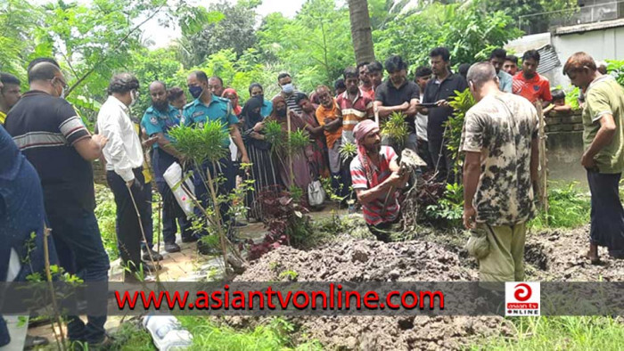 খুলনায় কবর থেকে সাড়ে ৪ মাস পর গৃহবধূর মৃতদেহ উত্তোলন