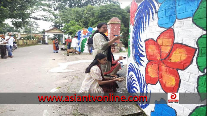 তেঁতুলিয়ায় দেয়ালে দেয়ালে শিক্ষার্থীদের নান্দনিকতার ছোঁয়া