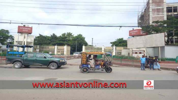 সিদ্ধিরগঞ্জে ছাত্র-জনতার আটক করা ১৫ ট্রাক মালামাল ‍নিয়ে গেল যুবদল নেতা