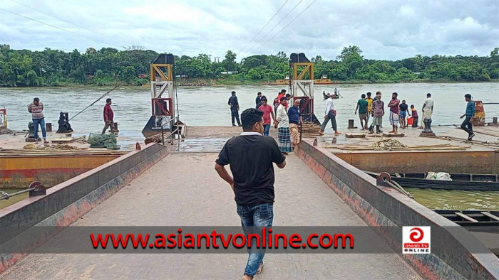 কর্ণফুলী নদীতে প্রবল স্রোতের প্রভাবে চন্দ্রঘোনা ফেরিঘাটে ফেরি চলাচল বন্ধ