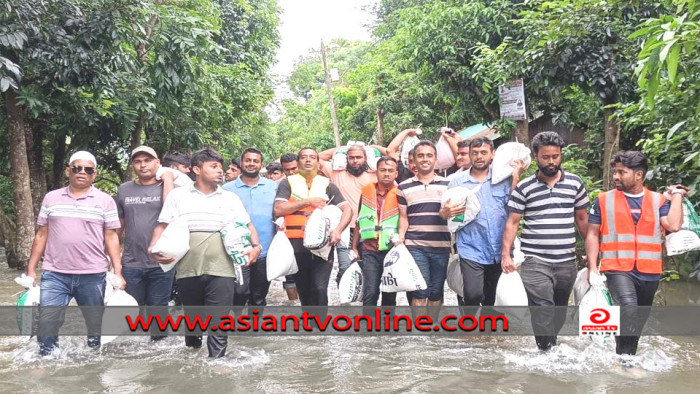 কুমিল্লায় বন্যার্তদের মাঝে ছাত্রদল নেতৃবৃন্দের খাবার ও ঔষধ বিতরণ