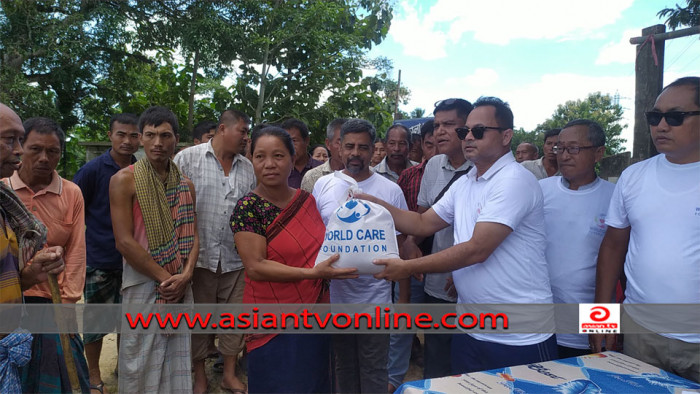 খাগড়াছড়িতে বন্যার্তদের ওয়ার্ল্ড কেয়ার ফাউন্ডেশনের ত্রাণ বিতরণ