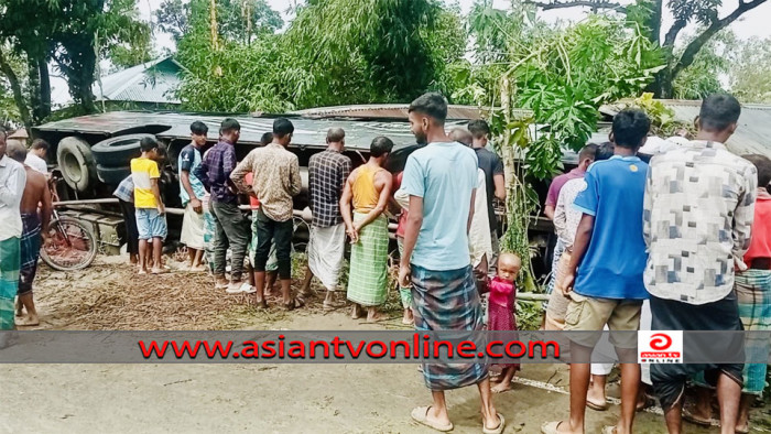 ভূঞাপুরে বাস উল্টে বসতবাড়িতে পড়ে নিহত ১, আহত ১০