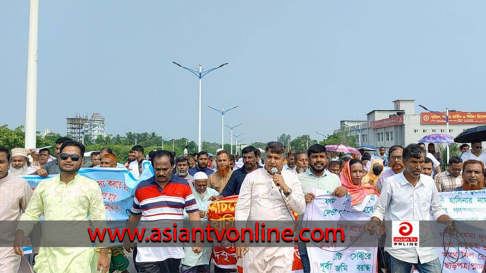 পূর্বাচলে প্লটের দাবিতে ক্ষতিগ্রস্ত অধিবাসীদের অবরোধ-বিক্ষোভ