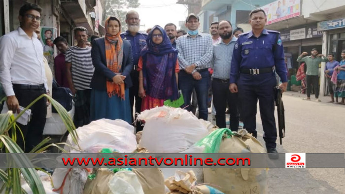 শাহরাস্তিতে ৭শ ৭৫ কেজি নিষিদ্ধ পলিথিন জব্দ, ৪ প্রতিষ্ঠানকে জরিমানা