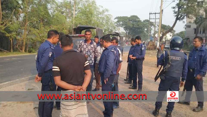 ঈশ্বরদীতে টিসিবির মালামাল বিতরণ নিয়ে সংঘর্ষ, আহত ১৫