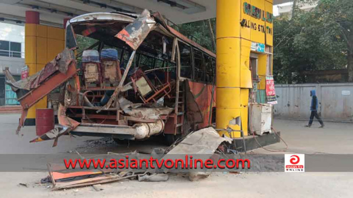 ফিলিং স্টেশনে বাসের সিলিন্ডার বিস্ফোরণে নিহত ২