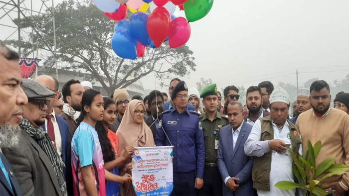 বগুড়ায় জাতীয় গোল্ডকাপ ফুটবল টুর্নামেন্টের উদ্বোধন