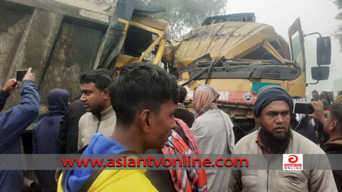 জয়পুরহাটে দুই ট্রাকের মুখোমুখি সংঘর্ষ, চালক নিহত