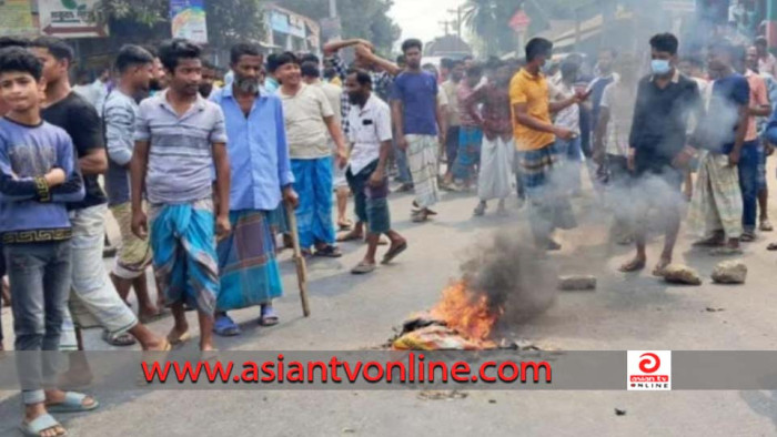 সামনে ঈদ, কারখানার প্রধান ফটকে ঝুলছে তালা